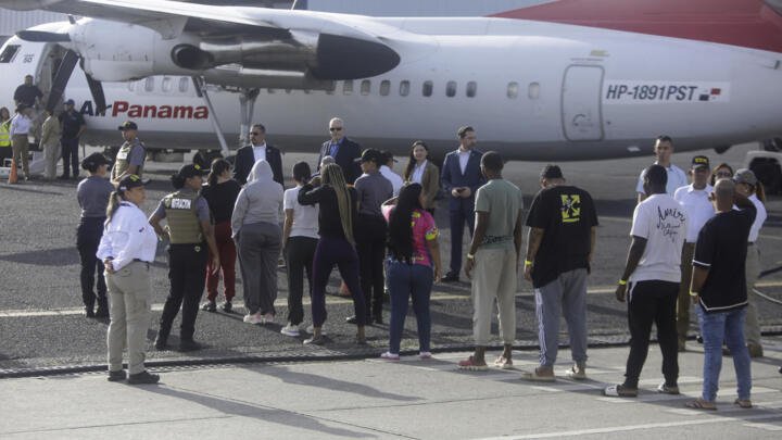 PANAMÁ RECIBE A 119 MIGRANTES DEPORTADOS DE ESTADOS UNIDOS