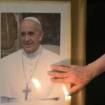 EL PAPA FRANCISCO Y SU RENUNCIA FIRMADA DESDE 2013