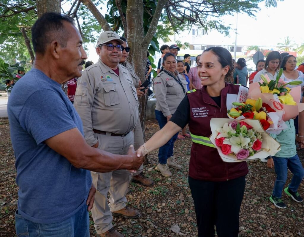 ANA PATY PERALTA MEJORA EL FRACCIONAMIENTO ARCOS PARAÍSO CON NUEVAS LUMINARIAS Y SERVICIOS URBANOS