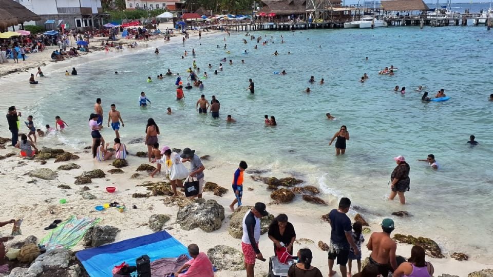 CANCÚN REGISTRA ALTA OCUPACIÓN TURÍSTICA DURANTE PUENTE LARGO