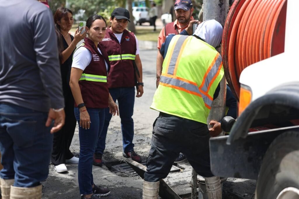 CANCÚN REFUERZA DESAZOLVES POR PRONÓSTICO DE LLUVIAS INTENSAS