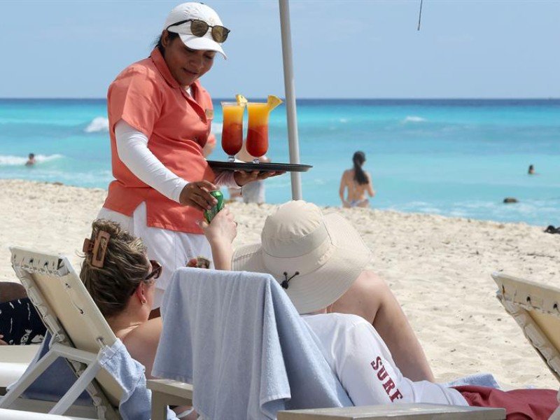 TURISMO DE QUINTANA ROO PODRÍA APOYARSE EN MIGRANTES DEPORTADOS