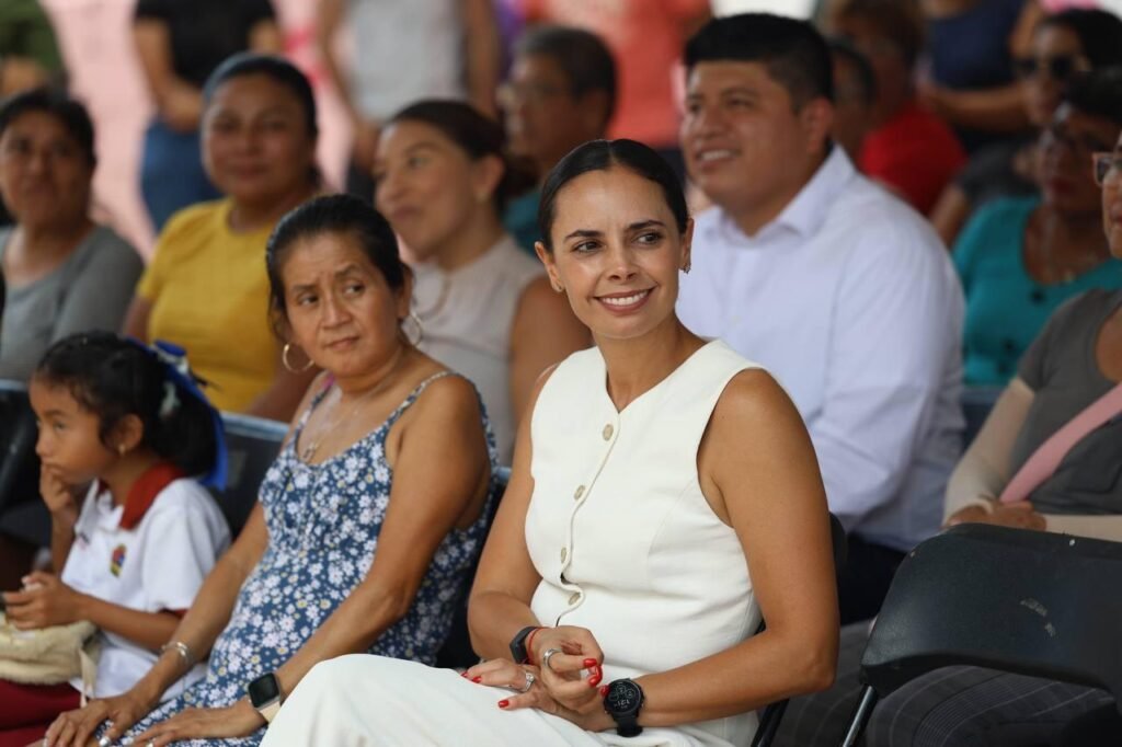 INAUGURA ANA PATY PERALTA “CASA DE LA MUJER” EN AV. KABAH