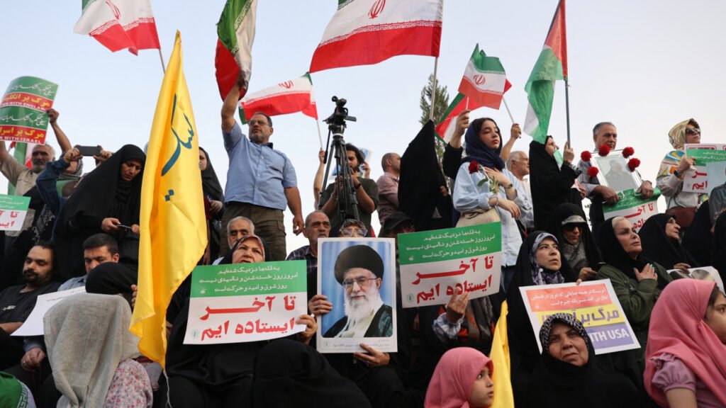 IRANÍES CELEBRAN LA TREGUA PERO TEMEN QUE LA PAZ NO DURE