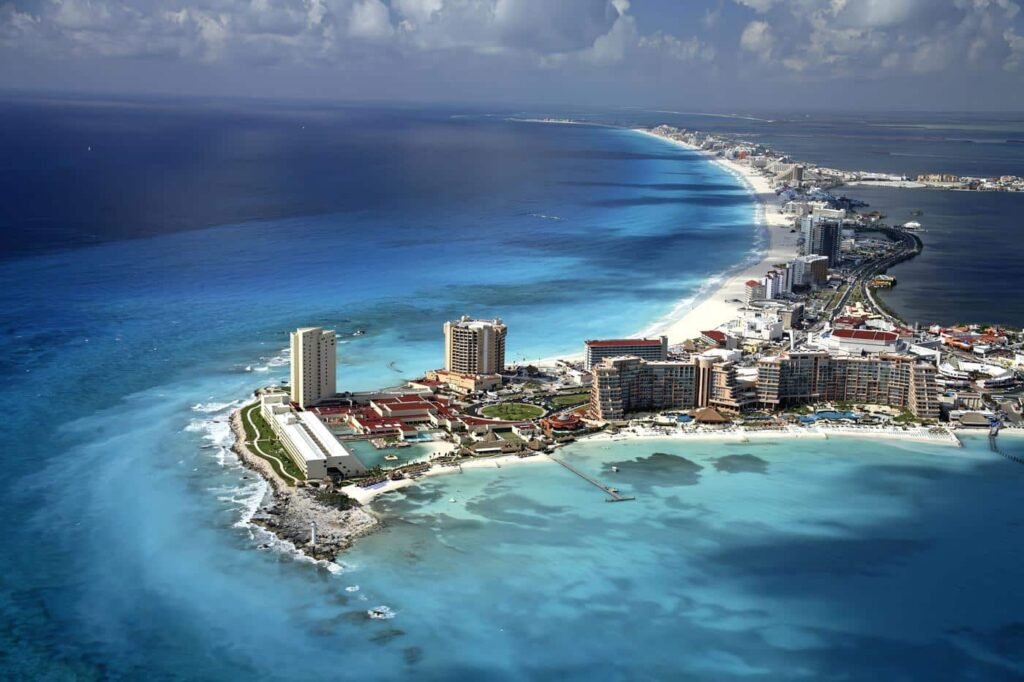 CANCÚN SE FORTALECE COMO DESTINO TURÍSTICO A PESAR DEL SARGAZO