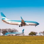 ARGENTINOS ROMPEN RÉCORD DE VIAJES AL EXTERIOR Y GASTAN MÁS DE MIL MILLONES DE DÓLARES EN MAYO