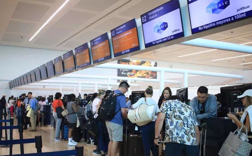 ALERTA EN QUINTANA ROO POR CAÍDA DEL TURISMO ESTADOUNIDENSE AL FINAL DEL VERANO