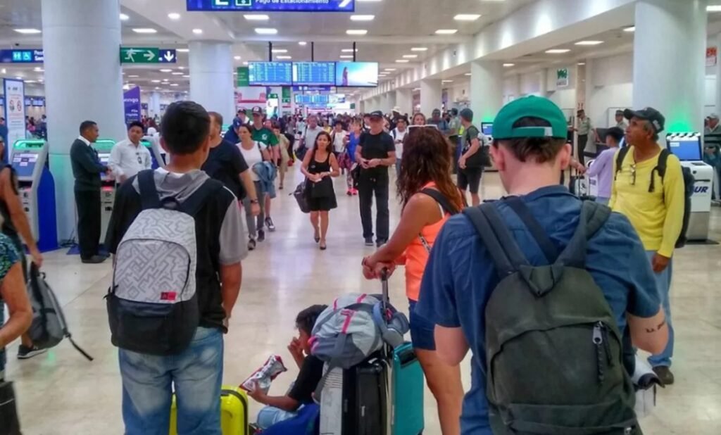 TURISMO AÉREO CAE EN QUINTANA ROO Y COMPLICA TEMPORADA DE VERANO