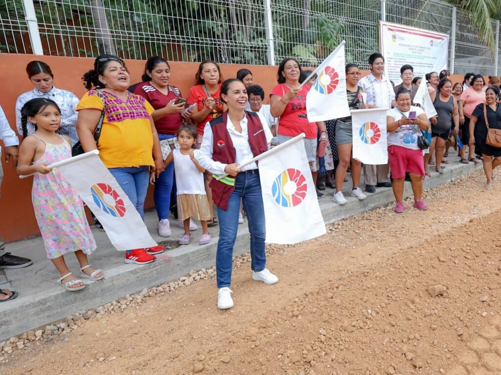 INICIA ANA PATY PERALTA OBRA TRANSFORMADORA EN LA SM. 105