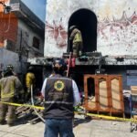 INCENDIO EN EDIFICIO ABANDONADO MOVILIZA A BOMBEROS EN CANCÚN