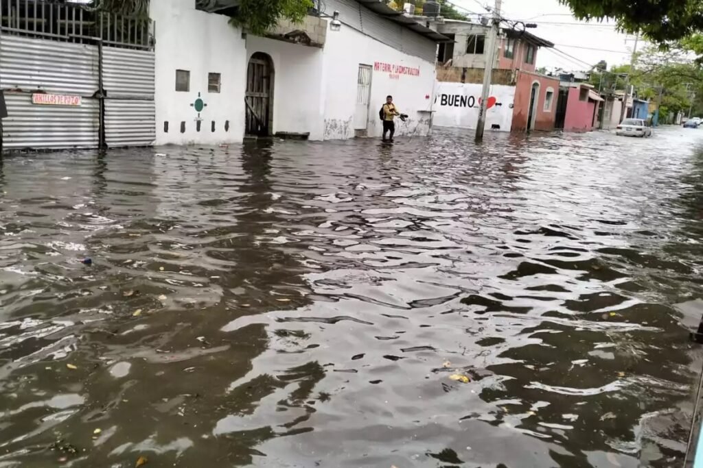 LLUVIAS COMPLICAN MOVILIDAD EN LA ISLA DE CARMEN