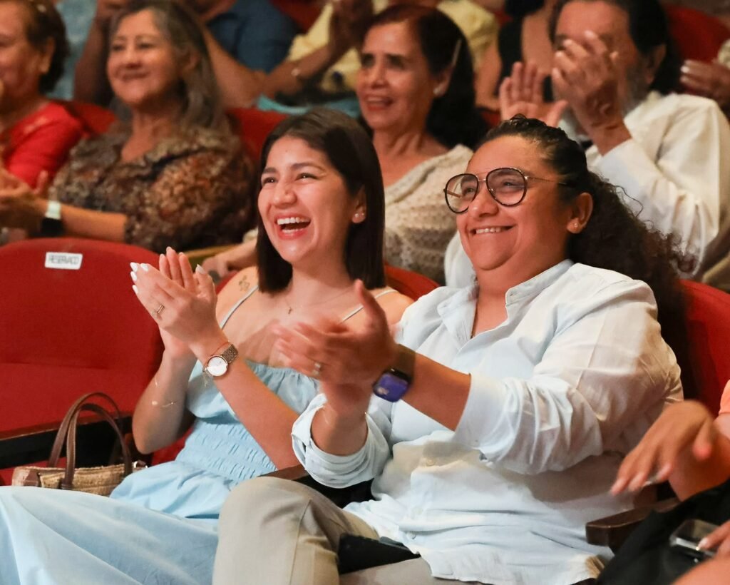 HACEN VIBRAR “LOS AÑOS DORADOS” EL TEATRO 8 DE OCTUBRE CON “MENTIRAS”