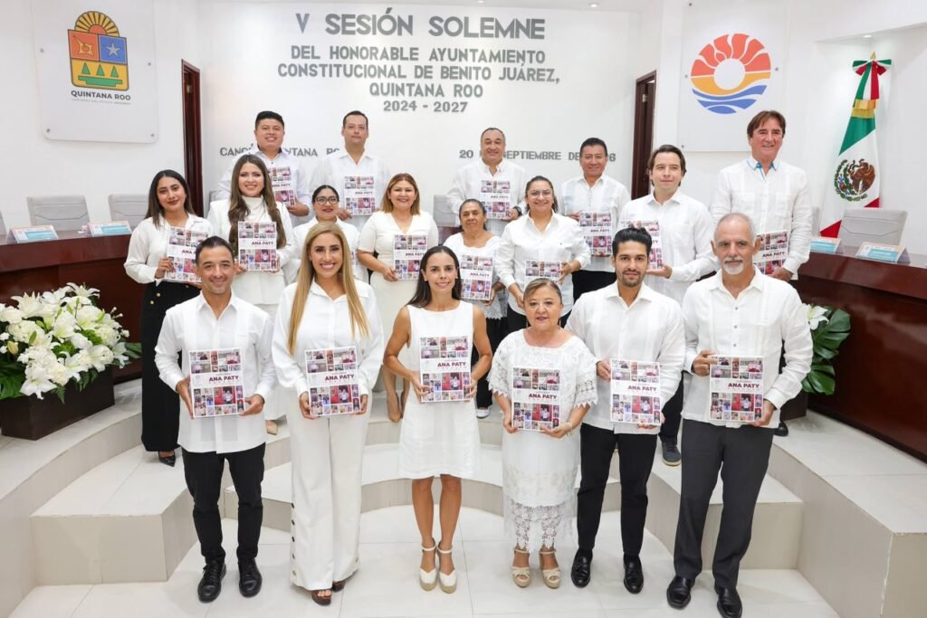 ENTREGA ANA PATY PERALTA SEGUNDO INFORME DE GOBIERNO DE BENITO JUÁREZ A CABILDO